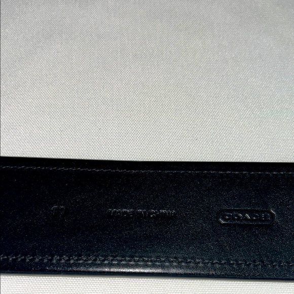 Coach Horse and Carriage Black Leather Belt with Brass Buckle Size Medium 40”L - Picture 4 of 13